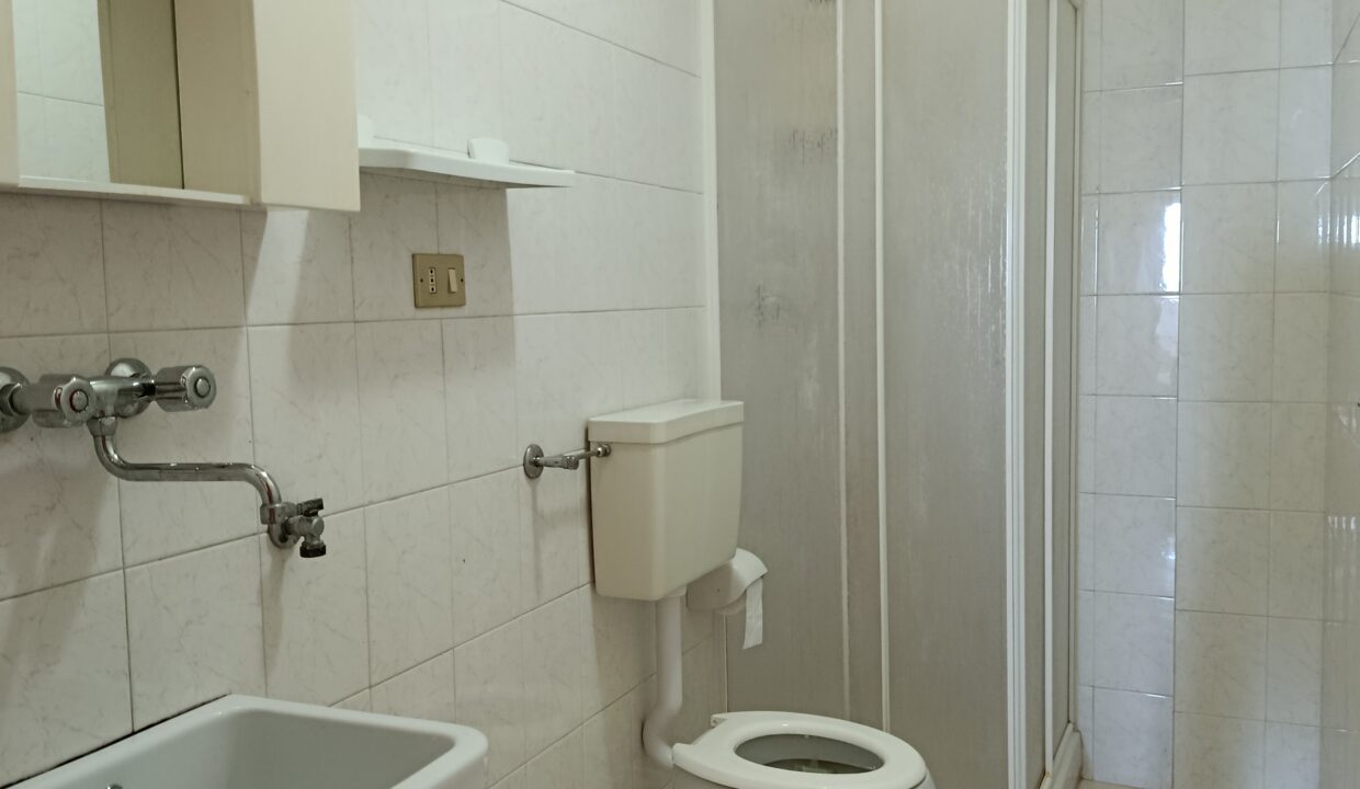 R27_casa_semi_indipendente_scerne_di_Pineto_bagno3