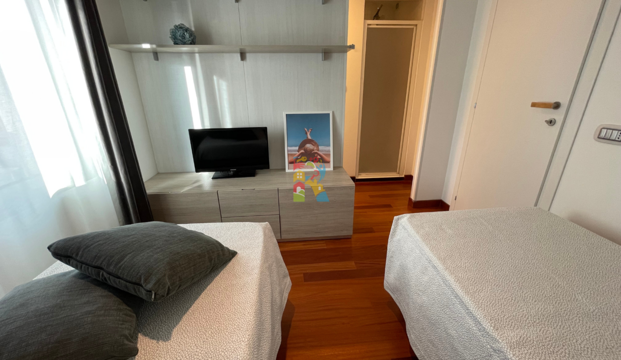 R98_casa_giulianova_cameretta2