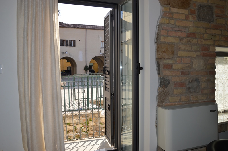 manoppello_casa_veronica_vista_su_piazza