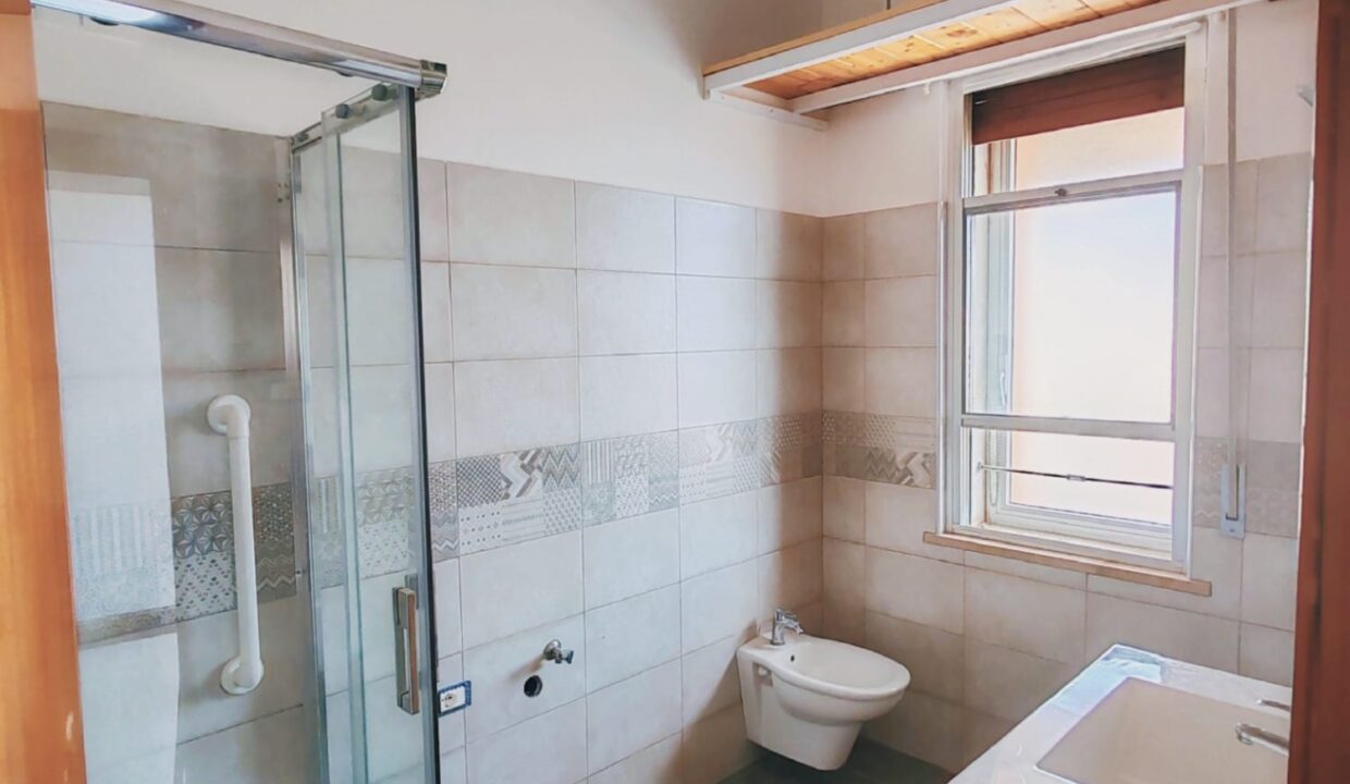 r28 scerne Pavone BAGNO 1